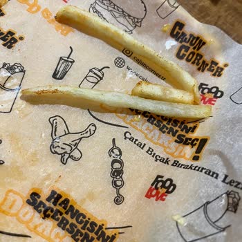 Patates Kızartmasında Kıl Ve Saygısız Personel Davranışı