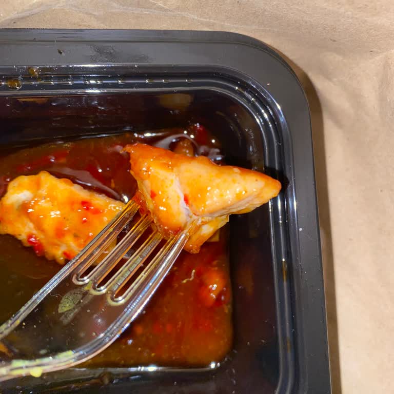 Teslimat Gecikmesi Ve Çiğ Gelen Yemekler