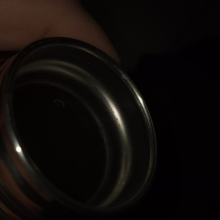 Kızılay’ın Verdiği Termosun Kısa Sürede Paslanması Ve Sağlık Endişesi