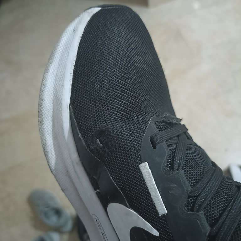 Nike Downshifter 13 Ayakkabısında Kısa Sürede Yırtılma Ve Değişim Talebi