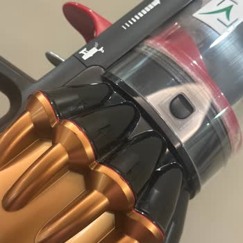 Dyson V16 Dikey Süpürge Performans Ve Servis Sorunları, Kırık Ve Çiziklerle Geri Döndü, İade Talebi