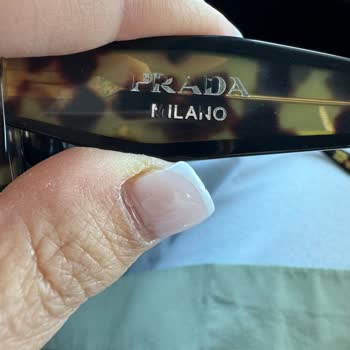 Prada Gözlüğünün Sap Yazısının Kısa Sürede Soyulması Ve Sunglass Hut’un Destek Vermemesi