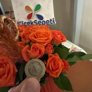 İlan Edilen Çiçekle Gelen Ürün Arasındaki Büyük Fark Ve Yetersiz Telafi