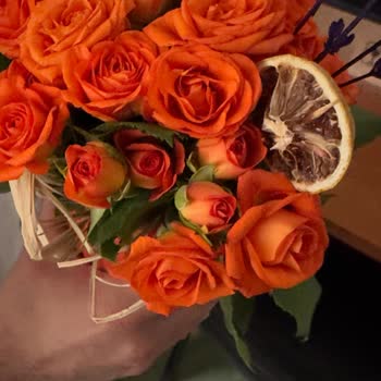 İlan Edilen Çiçekle Gelen Ürün Arasındaki Büyük Fark Ve Yetersiz Telafi