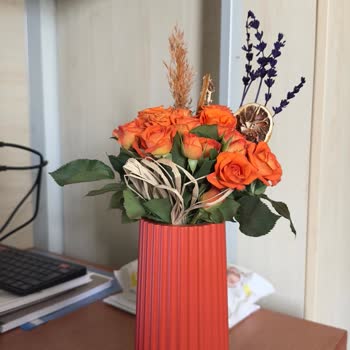 İlan Edilen Çiçekle Gelen Ürün Arasındaki Büyük Fark Ve Yetersiz Telafi