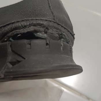 Üç Ayda Yırtılan Dockers Ayakkabı İçin Ayıplı Ürün Değerlendirmesi Ve İade Talebi