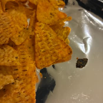 Patos Taco Baharatlı Cipste Yabancı Cisim Ve Hijyen Endişesi