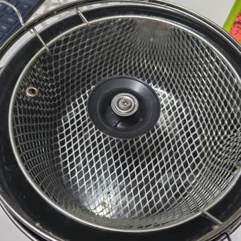 Kızartma Tenceresi Yağda Kızartma Yapmıyor Ve Yapışıyor: Ücret İadesi Talebi