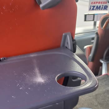 Didim Seyahat Otobüsünde Kirli Koltuk Ve Temizlik İhmali