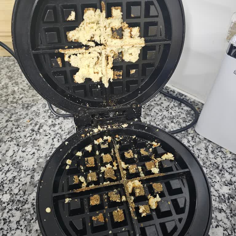 A101'den Alınan Sinbo Waffle Makinesinin Hızlı Arızası Ve Değişim İsteği