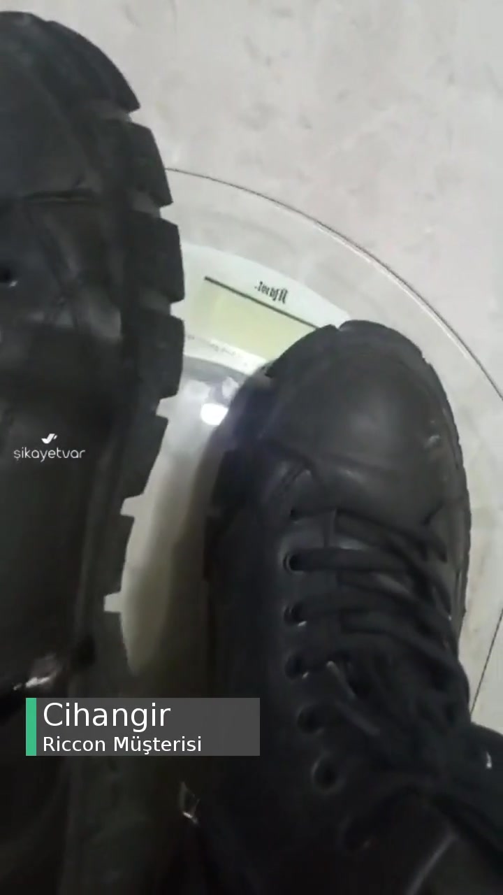 Riccon 4 Ay Olmadan Her İki Botta Yanlardan Patladı İç Astarı Yırtıldı! videonun kapak resmi