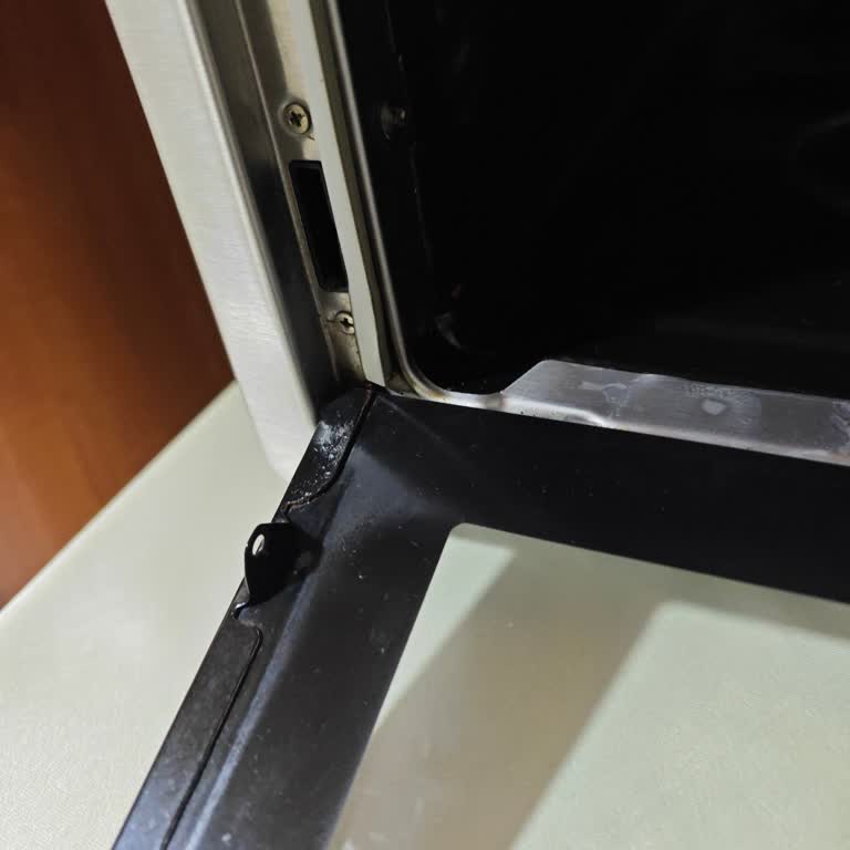 Simfer M4502 Mini Fırın Kapak Yayının Kırılması Ve Parça Temini Talebi