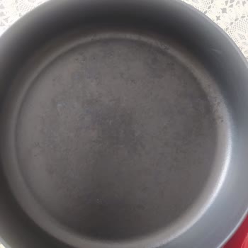 Lava Tencere İlk Kullanımda Yapıştı, Çıkarılamayan Lekeler Ve İade Talebi