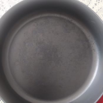 Lava Tencere İlk Kullanımda Yapıştı, Çıkarılamayan Lekeler Ve İade Talebi