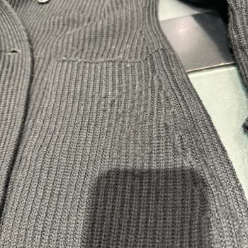 İlk Kullanımda Şiddetli Tüylenme Yaşayan 6500 TL’lik Massimo Dutti Hırka İçin İade Talebi