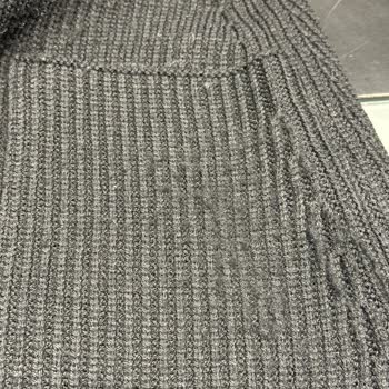 İlk Kullanımda Şiddetli Tüylenme Yaşayan 6500 TL’lik Massimo Dutti Hırka İçin İade Talebi