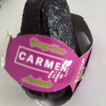 Hazır Avokado Mantarlaştı Ve Kullanılamaz Hale Geldi