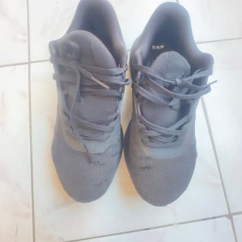 Amazon, Tüketici Hakem Heyeti Kararını İhmâl Ederek Ayıplı Adidas Ayakkabıyı Değiştirmiyor