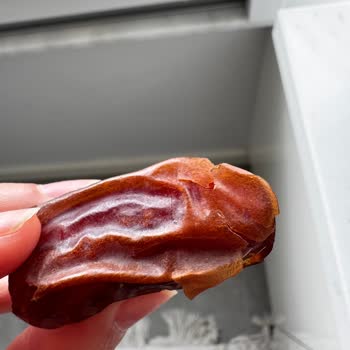 File Market’te Aldığım Hurma Bayat Ve Kuru Çıktı