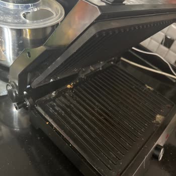 Kumtel Tost Makinesinin Kolu Kırıldı, Garanti Dışı Ve Yedek Parça Temin Edilemiyor