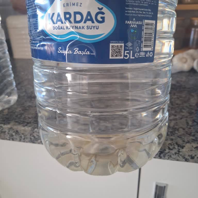 Açılmamış Kardağ Şişesinde Çamurlu Tortu Görüldü