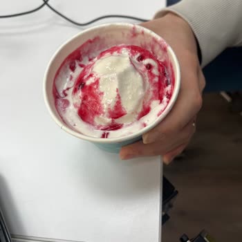 Tıkla Gelsin Üzerinden Siparişlerde Erimiş Dondurma Ve Soğuk Hamburger İçin Tam İade Talebi