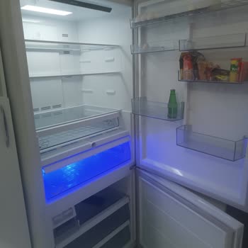 Arçelik Buzdolabında Soğutucu Bölümde Kötü Koku Ve Ücretsiz Garanti Değişim Talebi