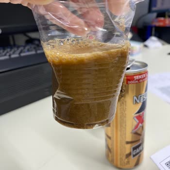 Nescafe Xpress Latte’da Bozulmuş Tat Ve Yabancı Madde Nedeniyle Mide Bulantısı Ve Kusma