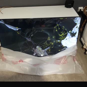 Kırık TV Ve Cevapsız Müşteri Hizmetleri Nedeniyle 15 Günlük Mağduriyet