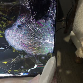 Kırık TV Ve Cevapsız Müşteri Hizmetleri Nedeniyle 15 Günlük Mağduriyet