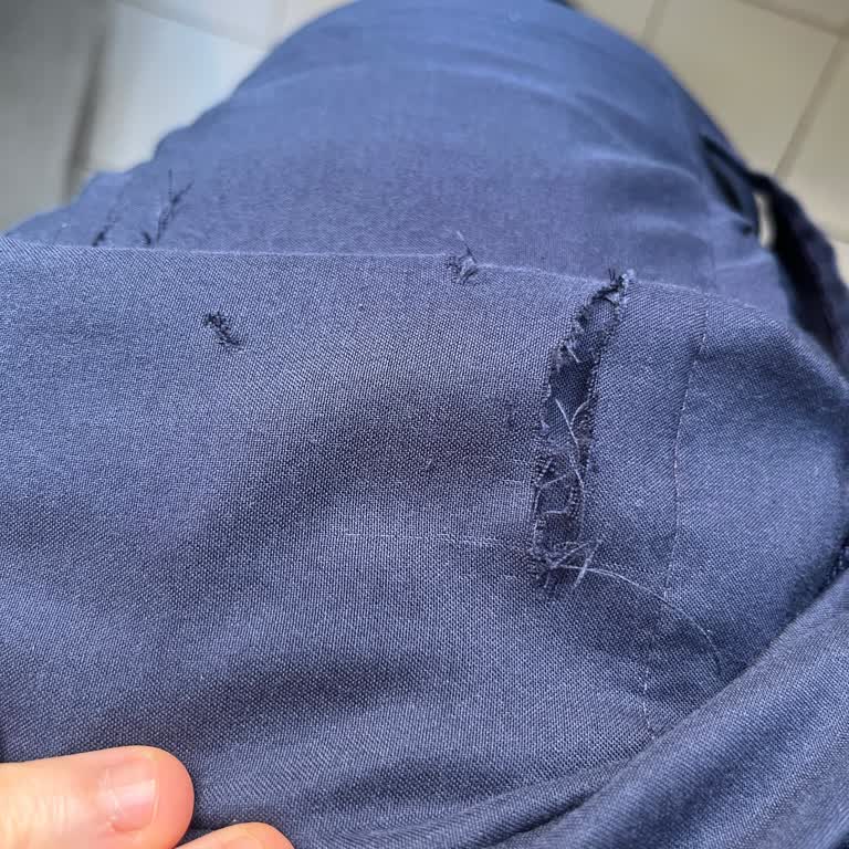 Ayıplı Tesettür Scrubs Formanın Kısa Sürede Parçalanması Ve 14 Gün Sonrası Yardım Reddedilmesi