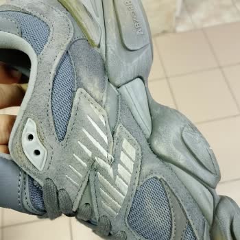 Kremlin Outlet Gelen Ayakkabı Açıkça İkinci El Ve Kullanılmış Durumda