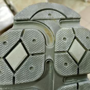 Kremlin Outlet Gelen Ayakkabı Açıkça İkinci El Ve Kullanılmış Durumda