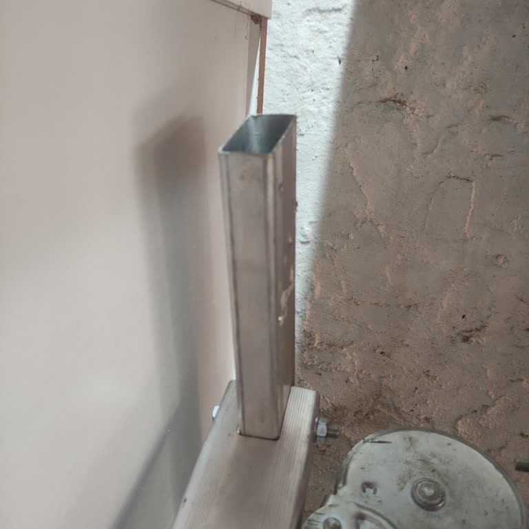 Merdivenin Plastik Ayakları Eksik, Satıcı Yanıt Vermiyor