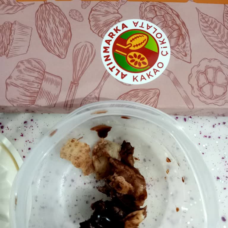 Çikolatada Et Benzeri Lifli Madde Ve Hijyen Endişesi