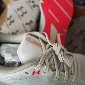 Yanlış Renkli Ayakkabı Teslim Edildi, Doğru Ürün Talep Ediyorum