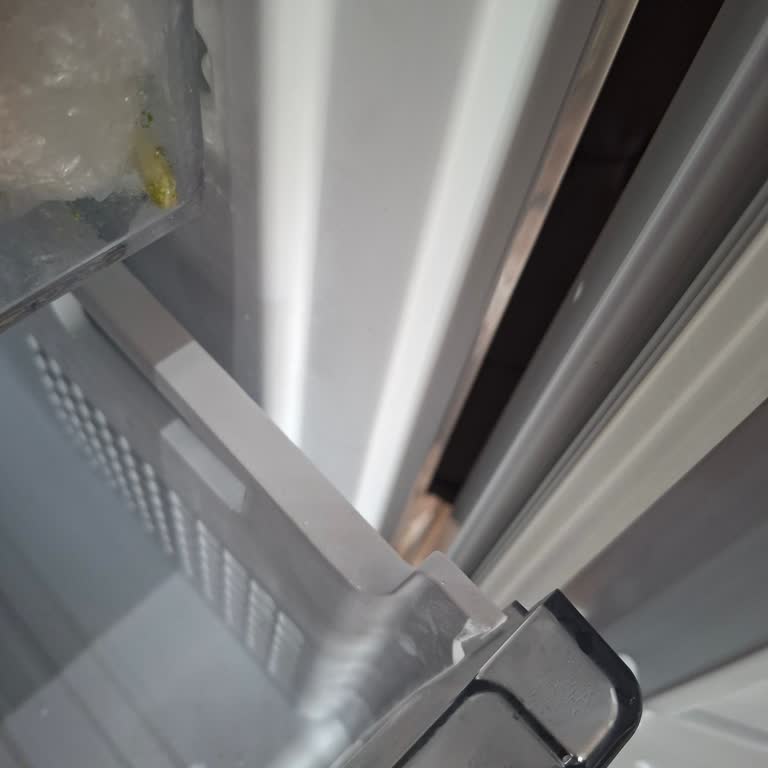 Garanti Kapsamındaki Dondurucu Rafı Kırıldı, Servis Ücreti Talebi Kabul Edilemez