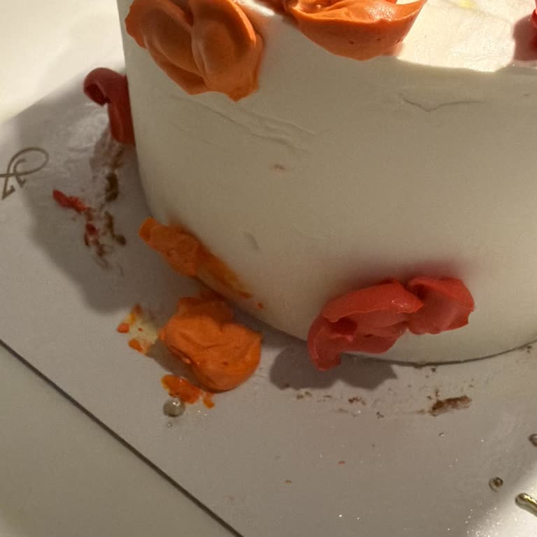 Kalitesiz Malzeme Ve Çatlamış Pasta İçin Ücret İadesi Talebi