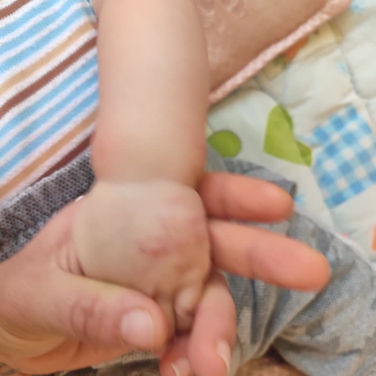 Bebek Şampuanı Ve Vücut Yağının Kullanım Sonrası Cilt Döküntüsü