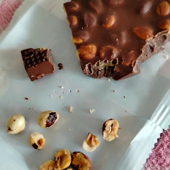 Fındıklı Çikolatanın Bozuk Kokusu Ve Acı Tadından Şikayet