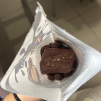 Krispi Ürünün İçindeki Büyük Çikolata Parçası Güveni Sarsan Kalite Kontrol Sorunu