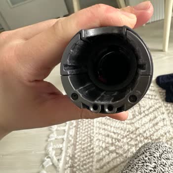 Garanti Kapsamındaki Dyson V12 Ara Borusu Çatladı, Ücretsiz Değişim Talebi