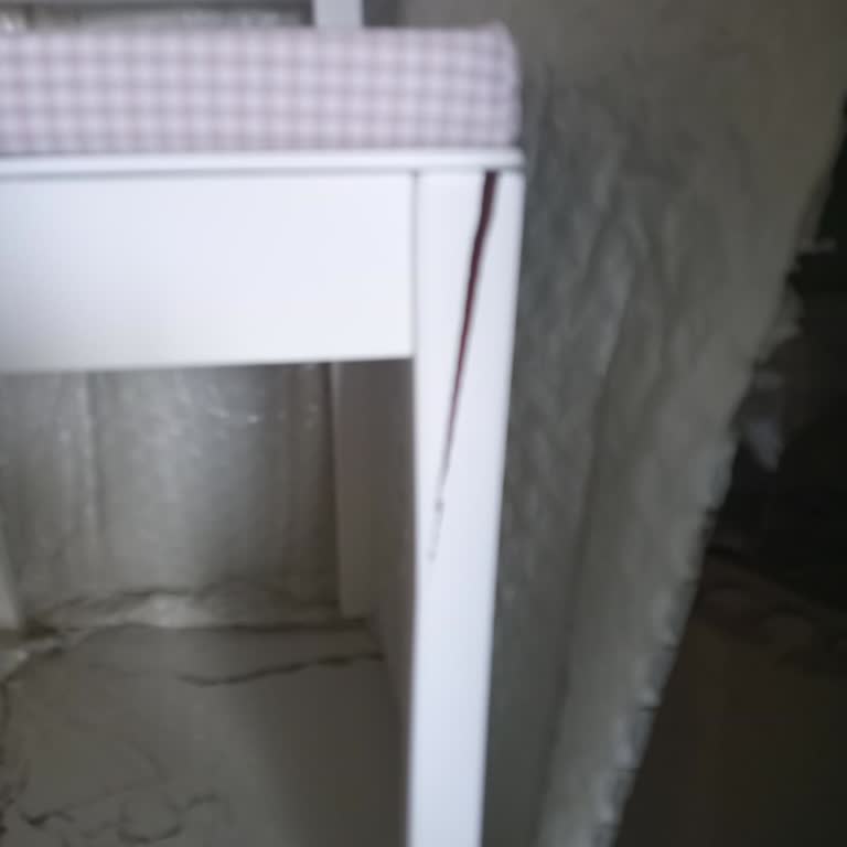 Vivense’den Kırık Sandalye Ve Tutulmayan Sözler