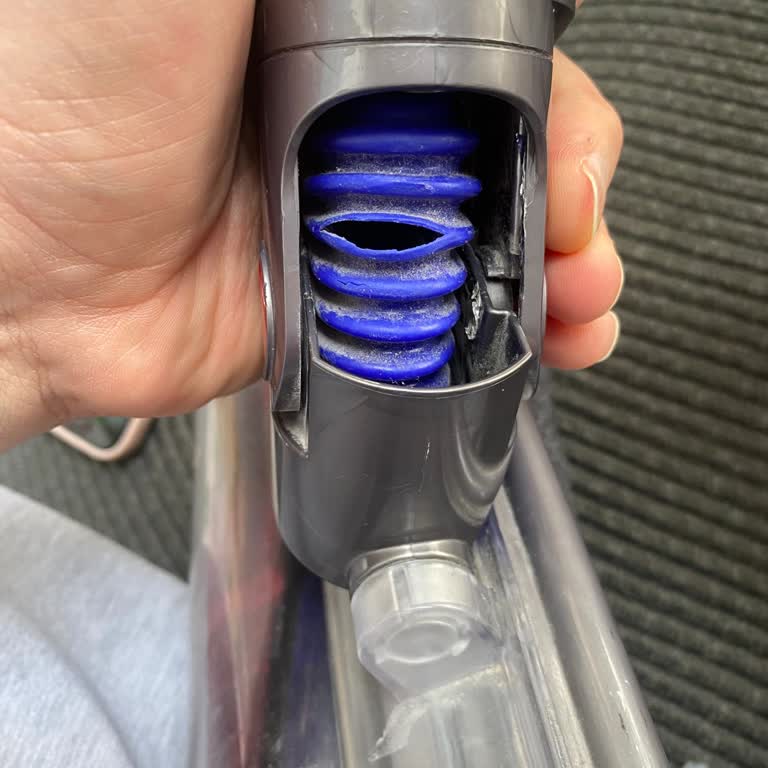 Dyson V8 Yırtık Başlık Tamir Edilmedi