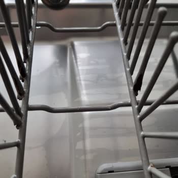 Teka Bulaşık Makinesinin Sepetlerinde Paslanma Ve Kopma Üzerine Ücretsiz Değişim Talebi