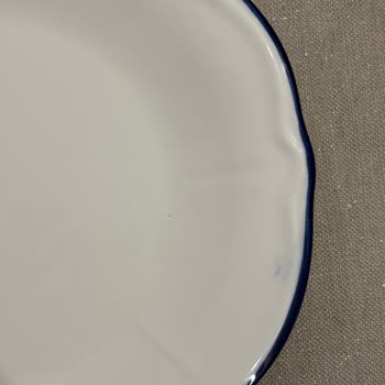 Kırık Ve Renk Bozukluğu Olan Tabakların Değişimi Gerçekleşmedi