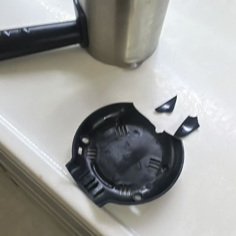 Karaca Cezvesi Titreşiyor Ve Kırıldı, Garanti Kapsamında Değil