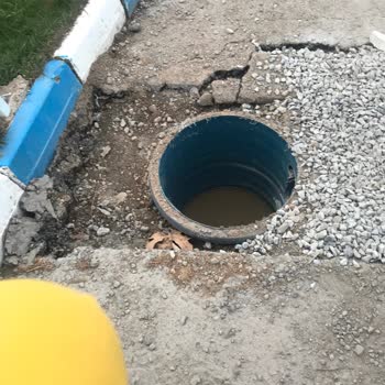 Sahilde Açık Kuyu Çocukların Güvenliğini Tehdit Ediyor