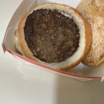 Burger King Şubesinde Bayat Ürünler Ve Ücret İadesi Talebi