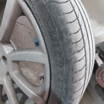 Michelin Lastiklerde Kısa Sürede Çatlak Ve Hava Kaçışı, Garanti Reddedildi